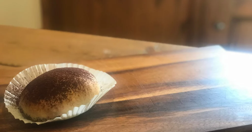 古代小麦スペルト１００％の自家製Veganチョコクリームパンの画像。